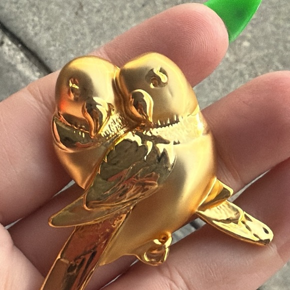 Accessories - 40 Gold love bird Brooch